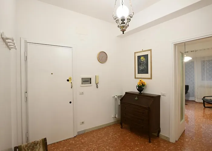 Vatican Firefly House Roma