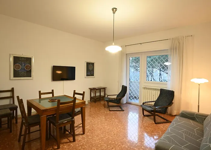 Vatican Firefly House Roma